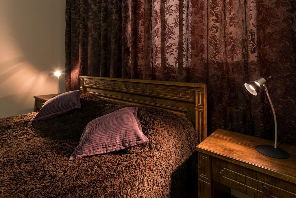 Premium Hotel Chernivtsi Room photo